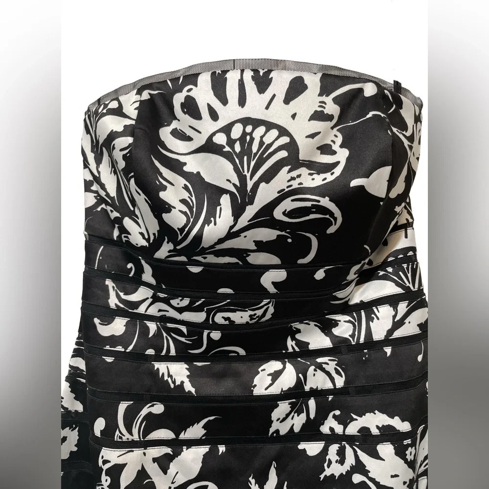 WHITE HOUSE BLACK MARKET Strapless Black & White Floral Satin Cocktail Dress